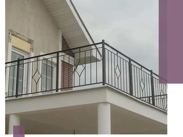 Изготовление балконных ограждений в Дюртюли из металла и стекла